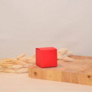 Kubusje of kubus doosje: Rood // Voor doopsuiker of suikerbonen // Rood