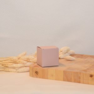 Kubusje of kubus doosje: Parelmoer roze // Voor doopsuiker of suikerbonen // Roze