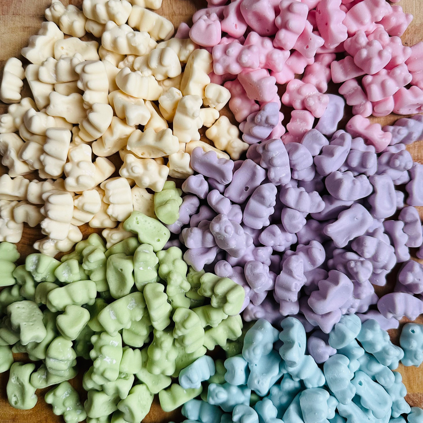 Vegan beertjes - Groen, blauw, geel, roos en paars - Snoep geboorte -